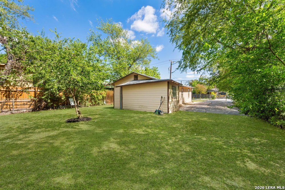 537 N San Gabriel San Antonio TX 78228