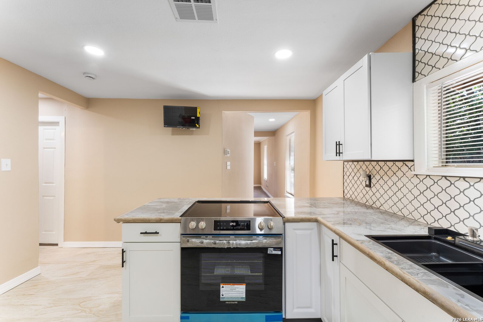 537 N San Gabriel San Antonio TX 78228
