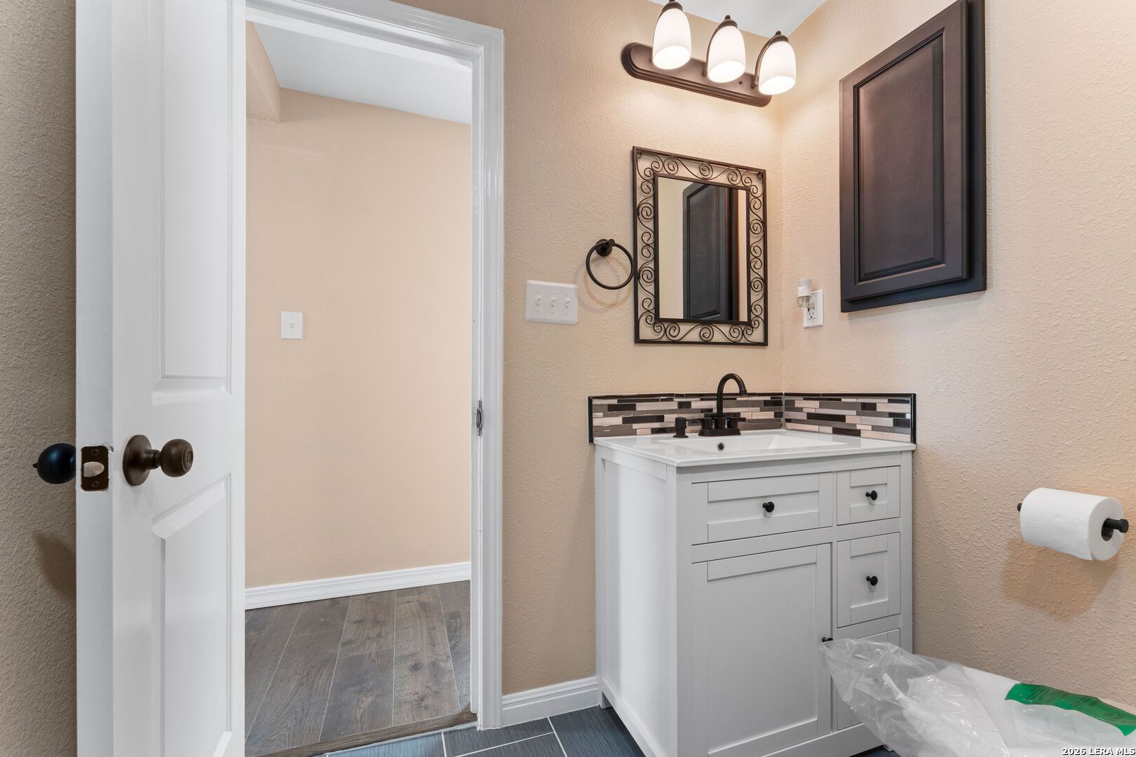 537 N San Gabriel San Antonio TX 78228