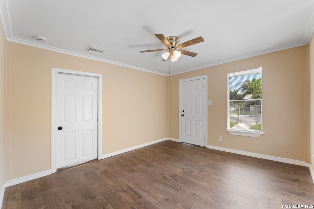 537 N San Gabriel San Antonio TX 78228
