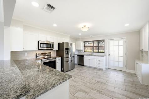1300 Warbler Drive Kerrville TX 78028