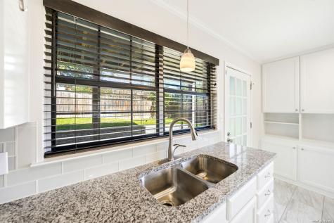 1300 Warbler Drive Kerrville TX 78028