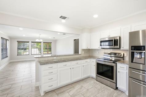1300 Warbler Drive Kerrville TX 78028