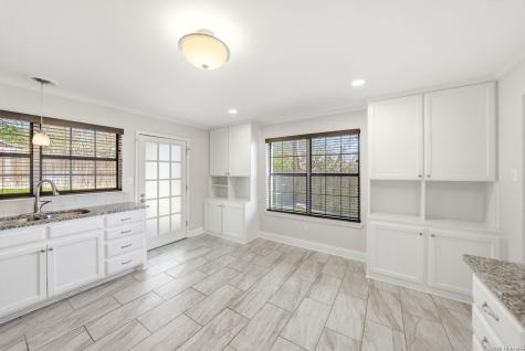 1300 Warbler Drive Kerrville TX 78028