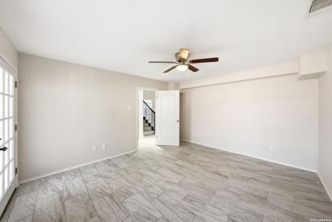 1300 Warbler Drive Kerrville TX 78028