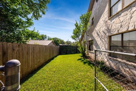 1300 Warbler Drive Kerrville TX 78028