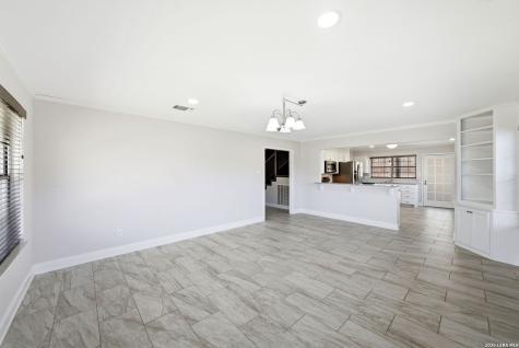 1300 Warbler Drive Kerrville TX 78028