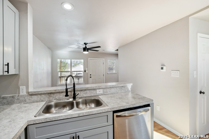 323 Moselle San Antonio TX 78237