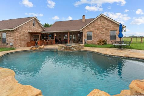 85 County Road 340 La Vernia TX 78121