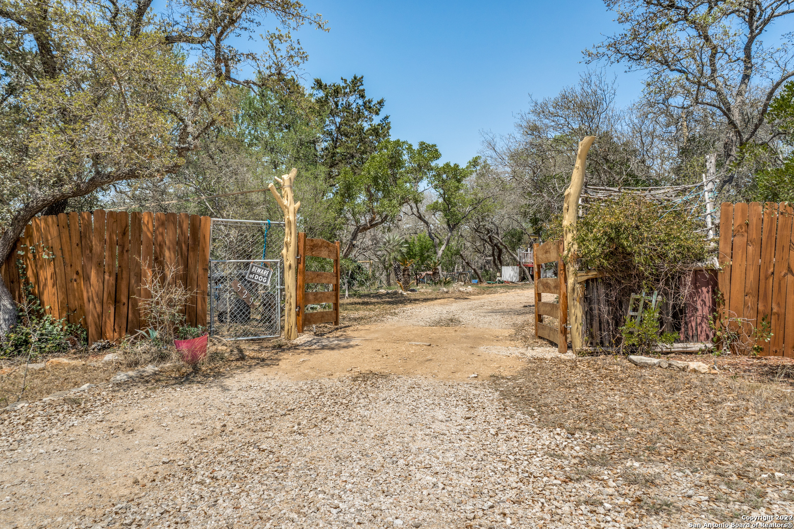 529 County Road 2471 Hondo TX 78861