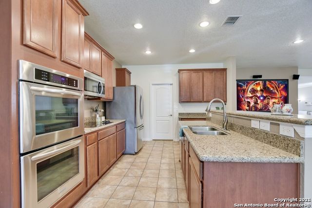 8022 Royal Field San Antonio TX 78255