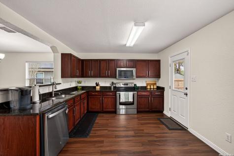 7942 Ruidoso Chase Selma TX 78154