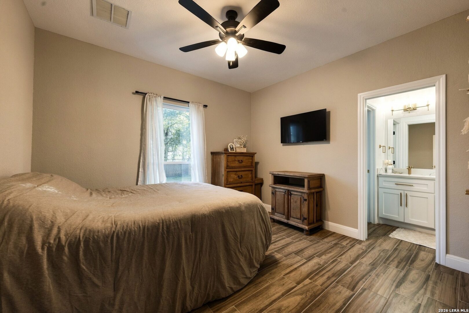 181 W Magnolia Circle La Vernia TX 78121