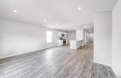 105 Boulder Ridge Drive Cuero TX 77594