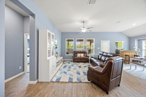 8734 Hideout Bend San Antonio TX 78254