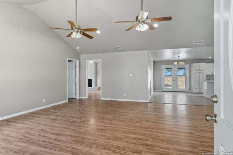 706 Sunrise La Vernia TX 78121
