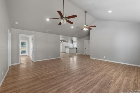 706 Sunrise La Vernia TX 78121