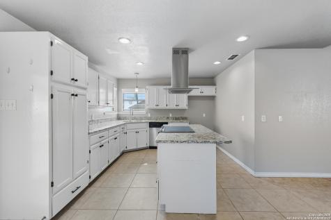 706 Sunrise La Vernia TX 78121