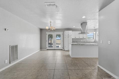 706 Sunrise La Vernia TX 78121