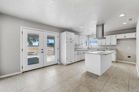 706 Sunrise La Vernia TX 78121