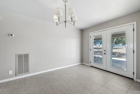 706 Sunrise La Vernia TX 78121