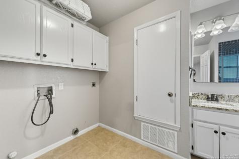 706 Sunrise La Vernia TX 78121