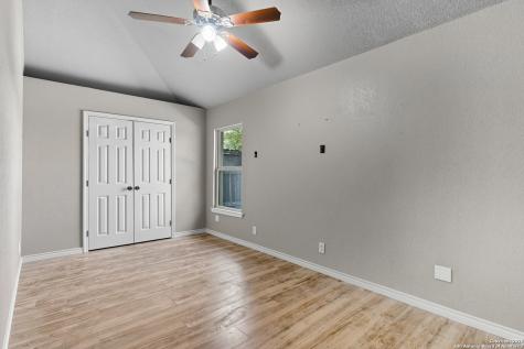 706 Sunrise La Vernia TX 78121