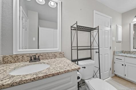 706 Sunrise La Vernia TX 78121