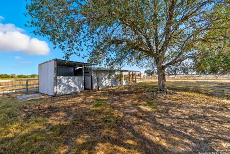 706 Sunrise La Vernia TX 78121
