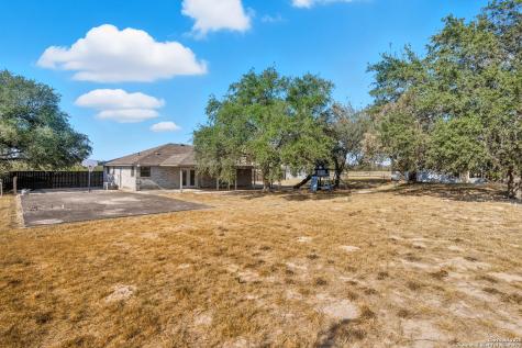 706 Sunrise La Vernia TX 78121