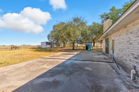 706 Sunrise La Vernia TX 78121