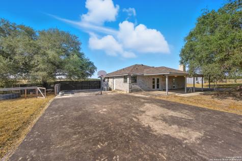 706 Sunrise La Vernia TX 78121