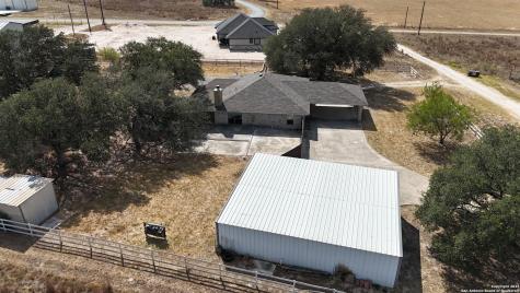 706 Sunrise La Vernia TX 78121