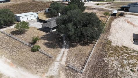 706 Sunrise La Vernia TX 78121