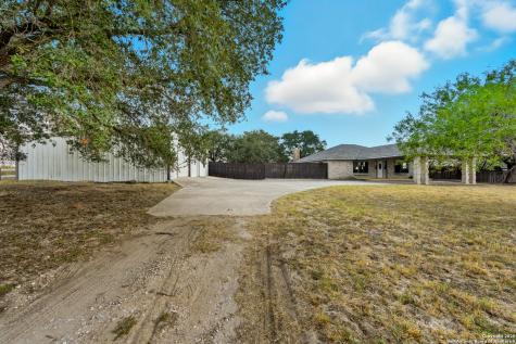 706 Sunrise La Vernia TX 78121