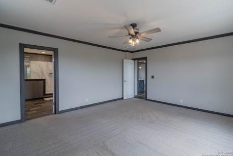 290 Lilly Bear Lane Moore TX 78057