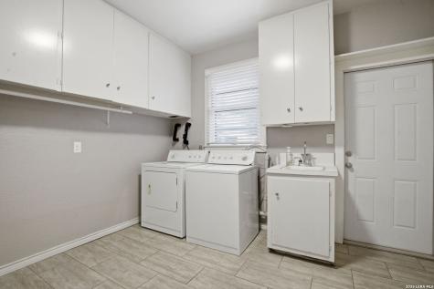 1225 Unicorn New Braunfels TX 78130