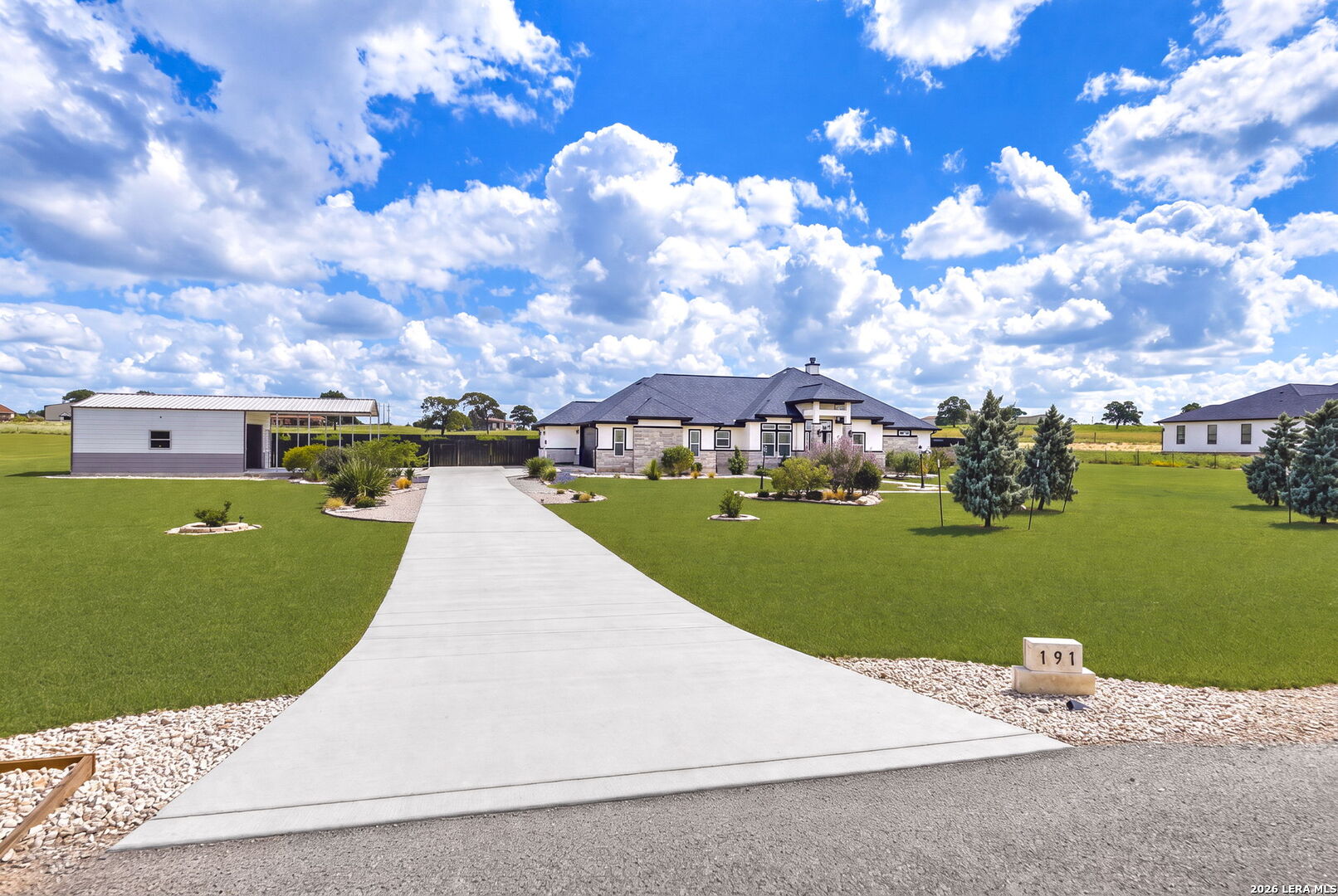 191 Triple R Drive La Vernia TX 78121