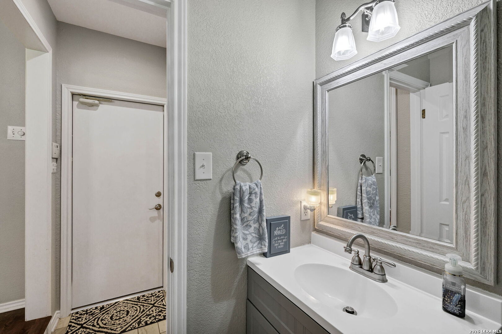 9207 Bigbury San Antonio TX 78254