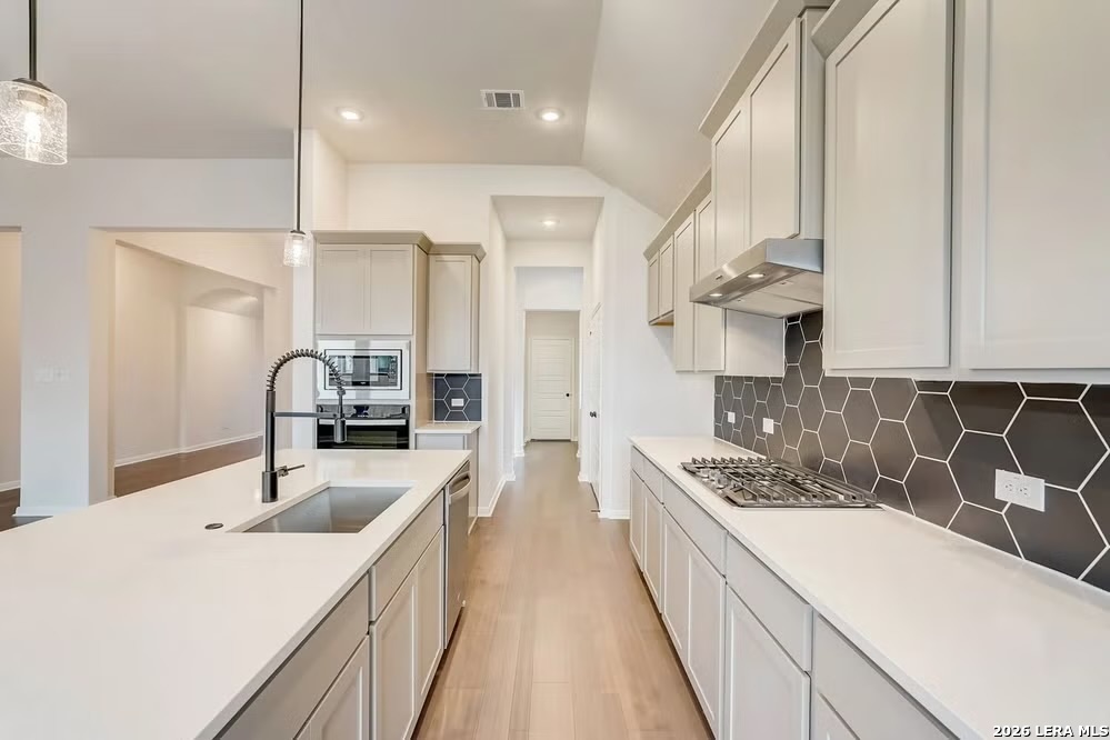 4010 Ashbrook Schertz TX 78124