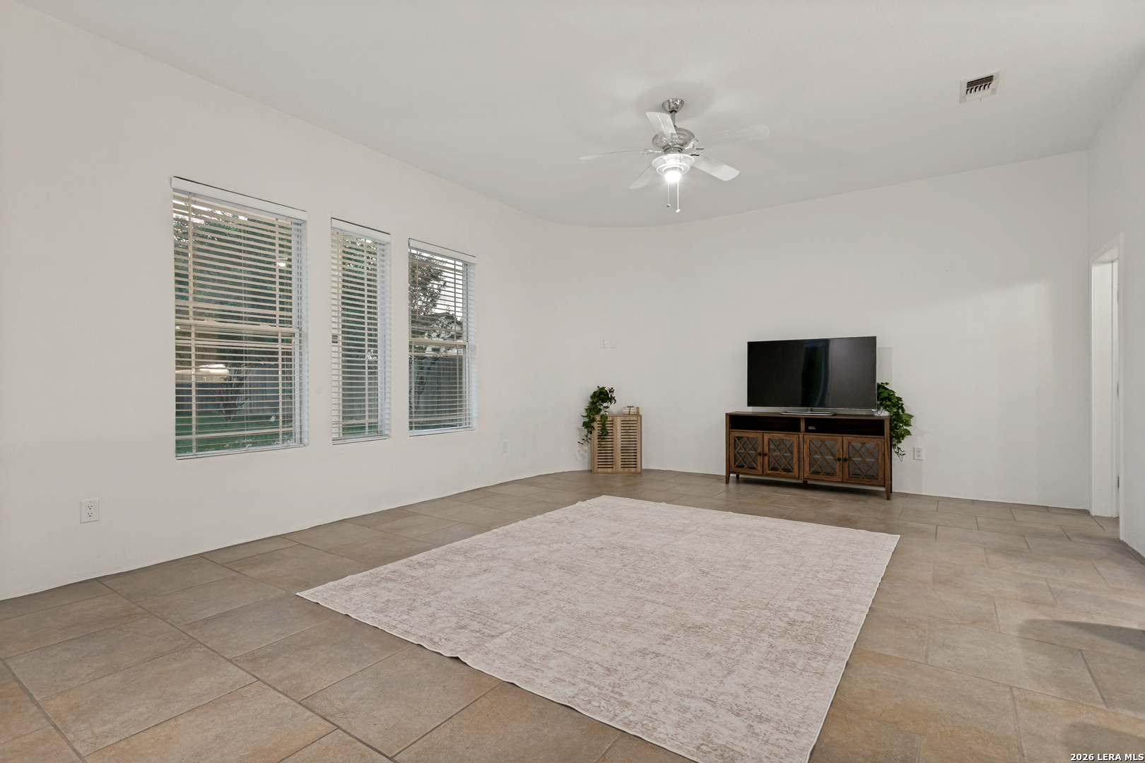 910 Silent Hollow San Antonio TX 78260