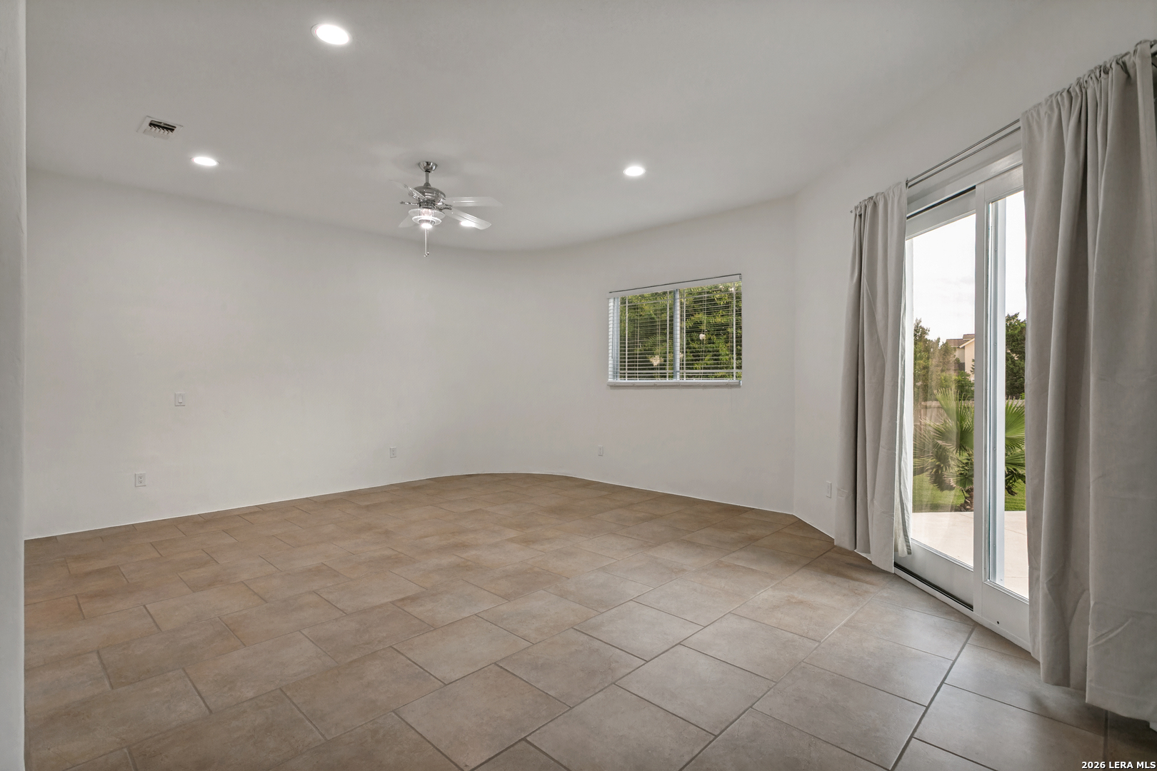 910 Silent Hollow San Antonio TX 78260