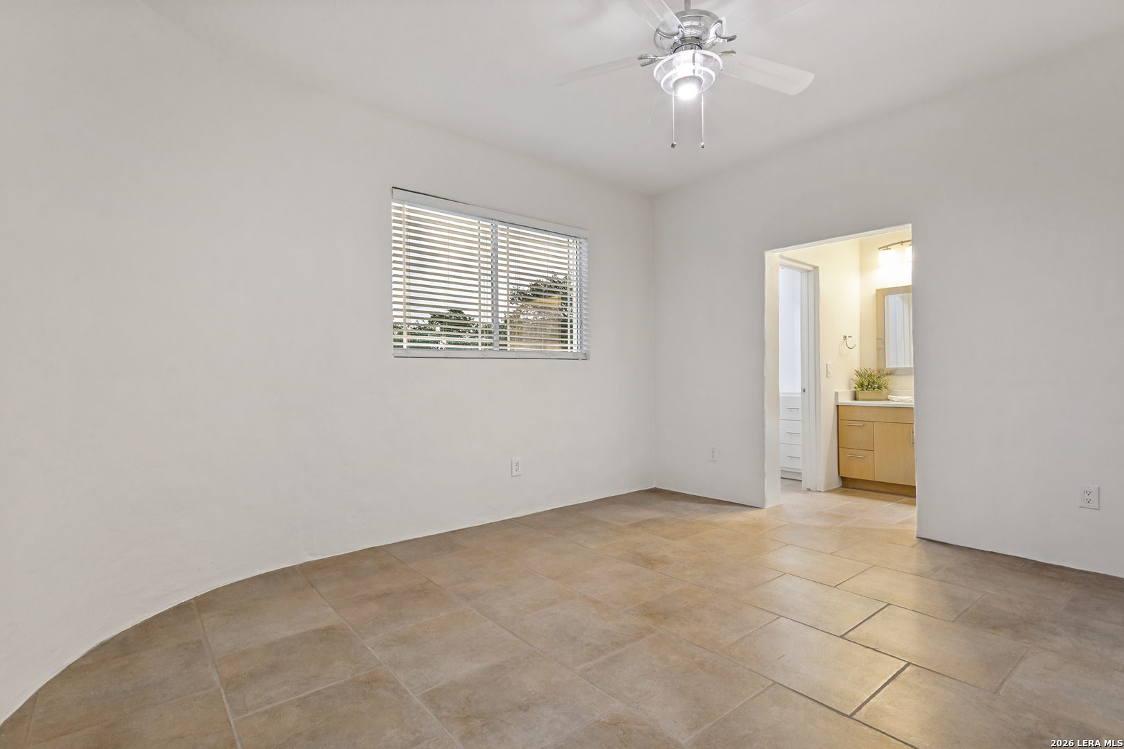910 Silent Hollow San Antonio TX 78260