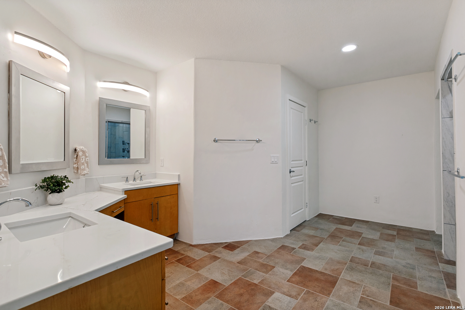 910 Silent Hollow San Antonio TX 78260