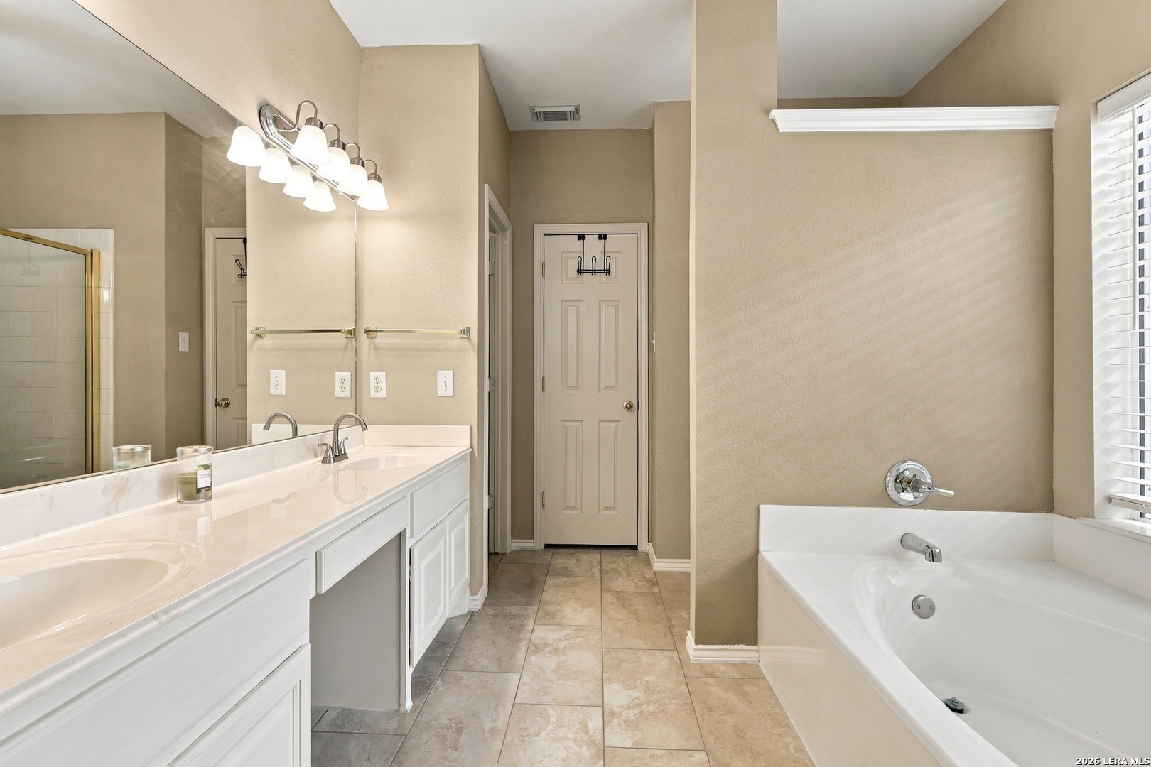 20518 Settlers Valley San Antonio TX 78258