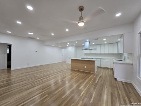 1514 W Lynwood Avenue San Antonio TX 78201