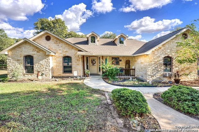 125 Legacy Trace La Vernia TX 78121
