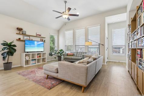 124 Fountain Grass Drive San Marcos TX 78666