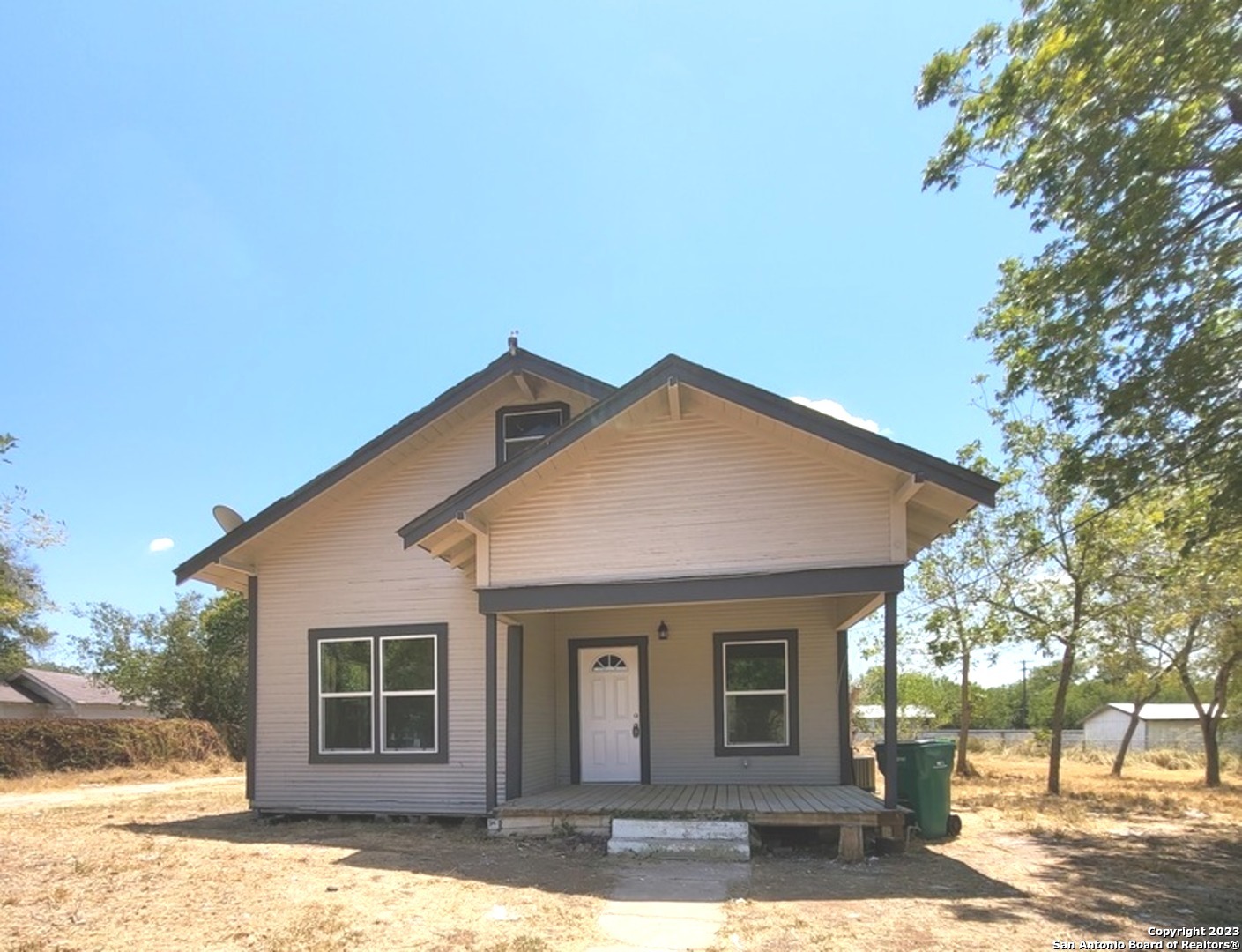 908 Elm Street Jourdanton TX 78026