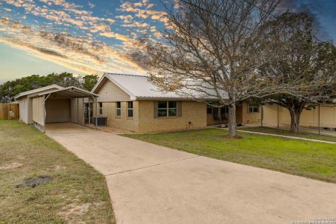 121 Heidi Lane Kerrville TX 78028